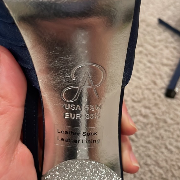 ADRIANA PAPELL heels - Picture 6 of 6